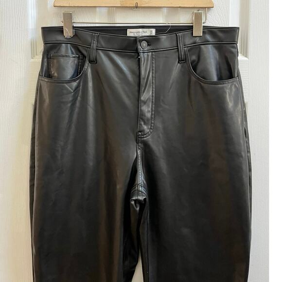 Abercrombie Fitch Curve Love Vegan Leather 90s Straight Ultra High Rise Pant 32 - Picture 6 of 15